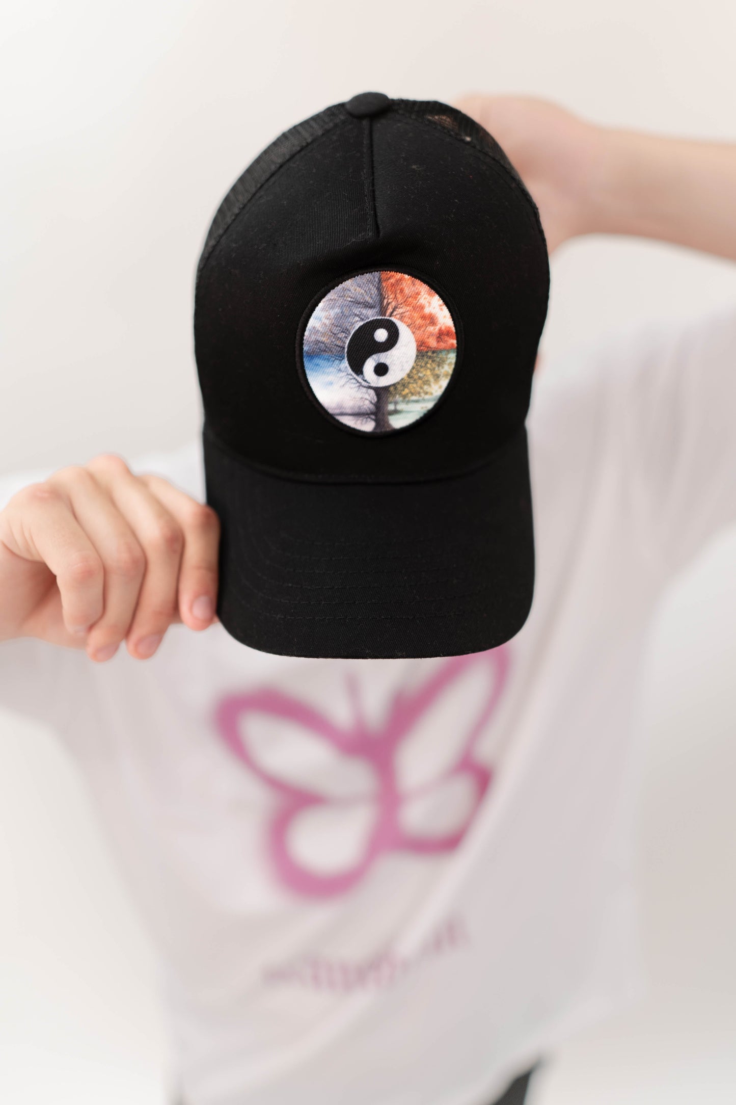 SEASONS HAT.
