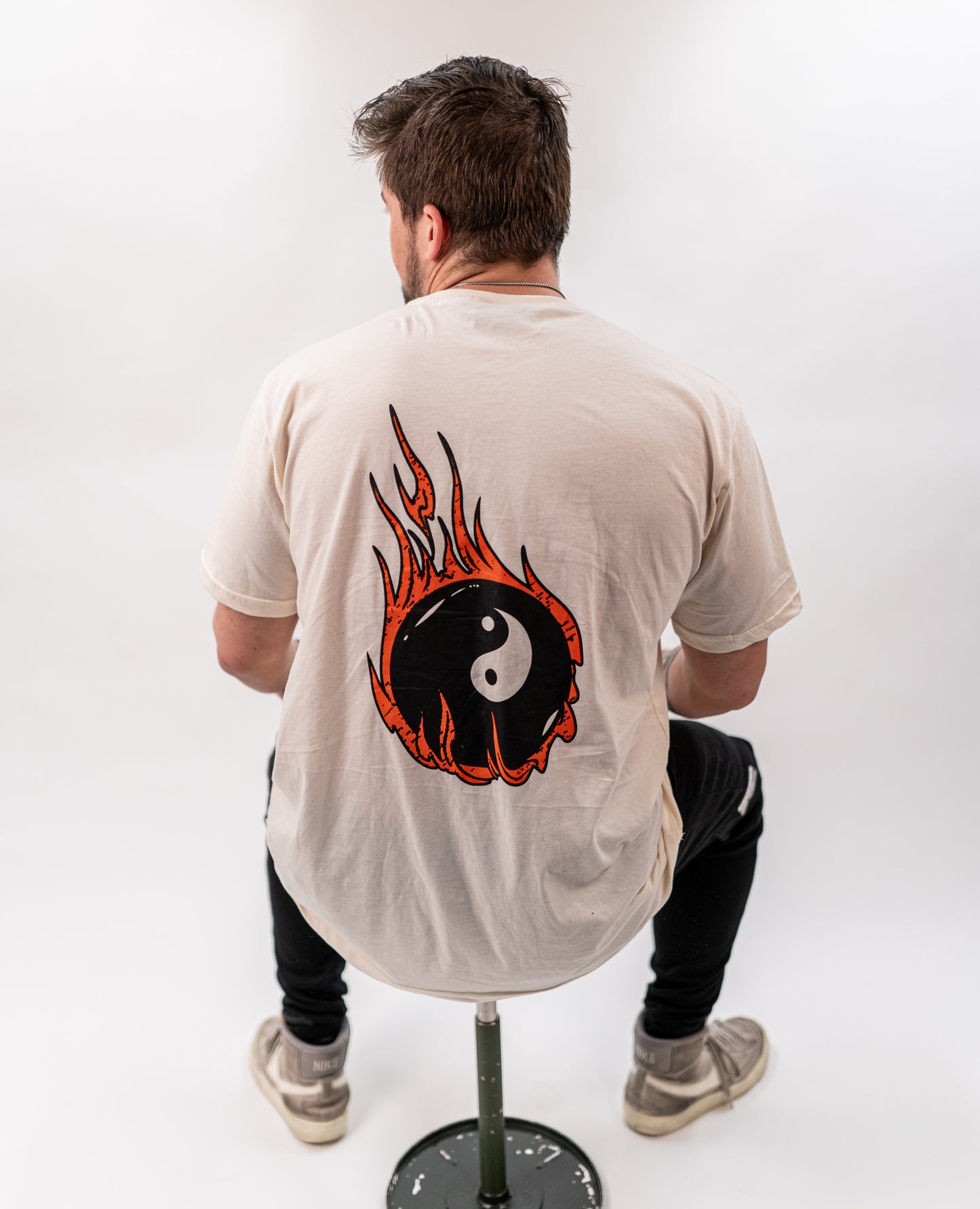 8 BALL TEE.
